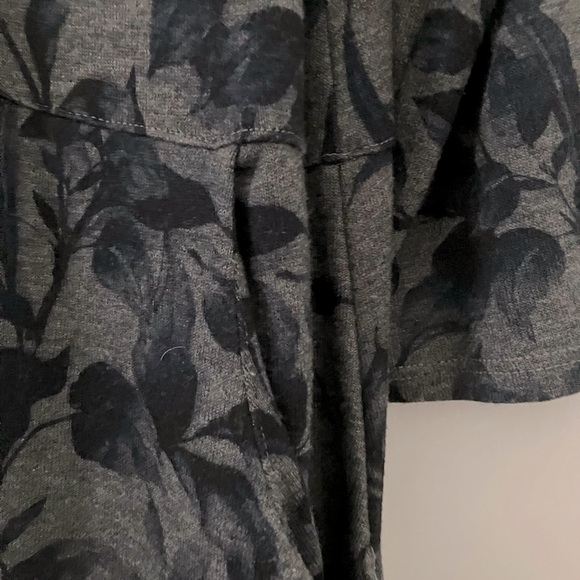 Christopher and Banks tunic top with side pockets and back buttons. Size large. - Picture 3 of 5